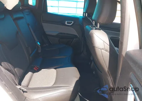 2024 Jeep Compass Latitude 4X4 from USA, damaged, VIN 3C4NJDBN4RT604198